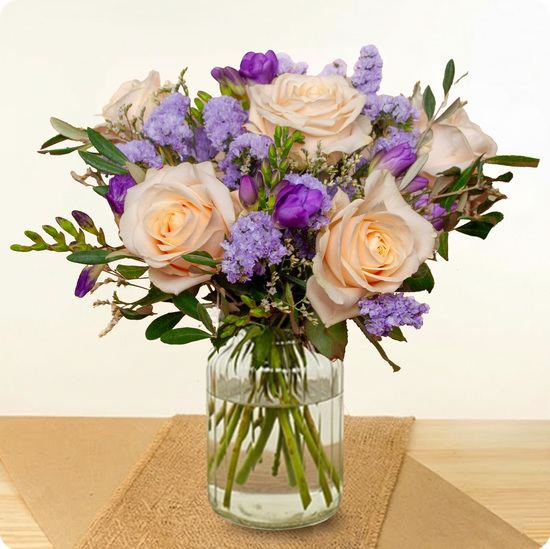 Bouquet Alba – Fleurs crème et lavande de saison