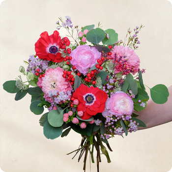Craquez pour le Bouquet Beauté d’hiver signé 123fleurs. Une composition chaude et raffinée aux teintes rouges, roses et violettes. Livraison express aujourd’hui partout en France.