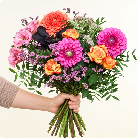 Bouquet Dahlias, fleurs de saison aux tons fuchsia, corail et mauve