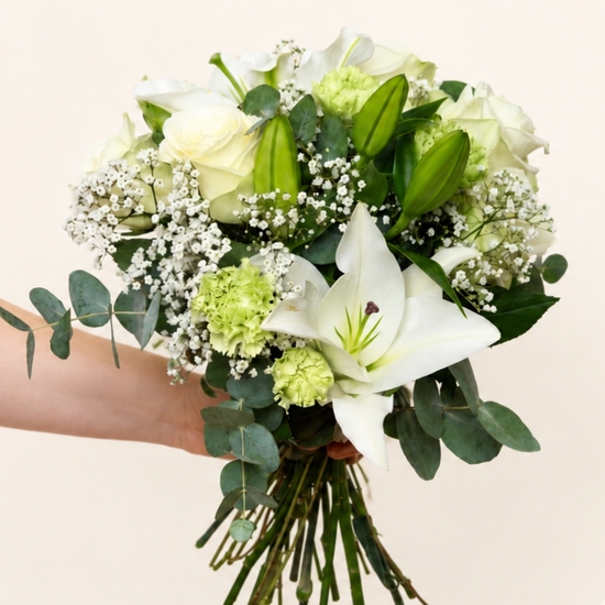 Offrez un bouquet chic et lumineux avec 123fleurs. Livraison rapide par un fleuriste local, 7j/7 partout en France.