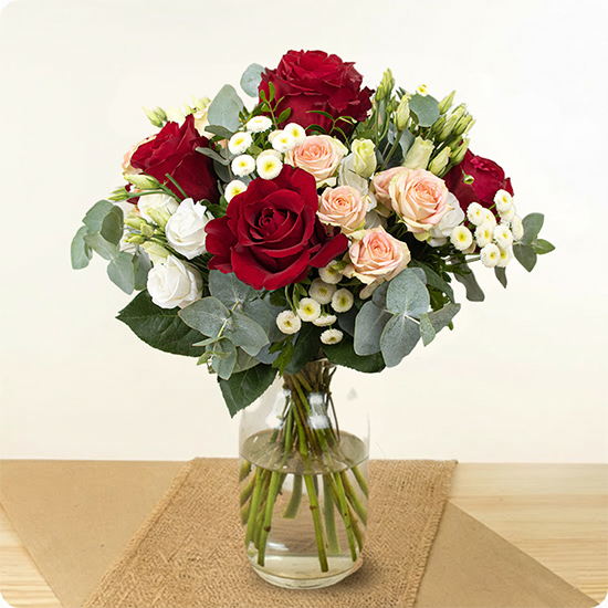 Bouquet de fleurs avec roses rouges - Opéra - Livraison par un fleuriste en 4H