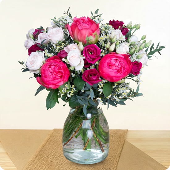 Votre bouquet est préparé avec attention, selon vos souhaits, en respectant le style, les couleurs et les fleurs principales que vous avez choisies.