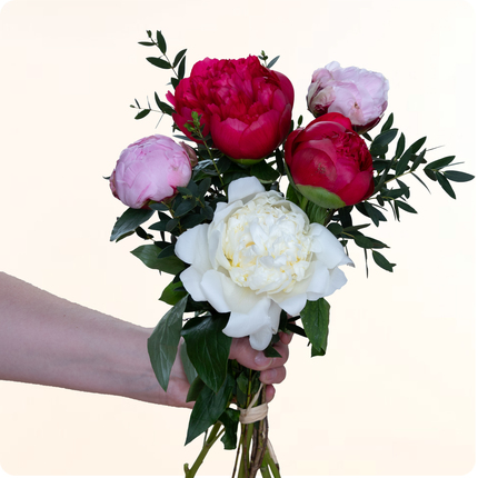 Avec 123fleurs, profitez d’une livraison rapide partout en France, 7 jours sur 7, même les jours fériés, en seulement 4 heures, avec remise en main propre.