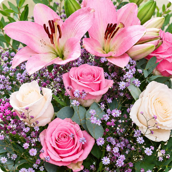 Bouquet de fraîcheur avec ce mélange de fleurs blanches et roses