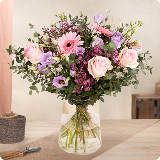 Bouquet de fleurs avec roses - Purple- Livraison par un fleuriste en 4H