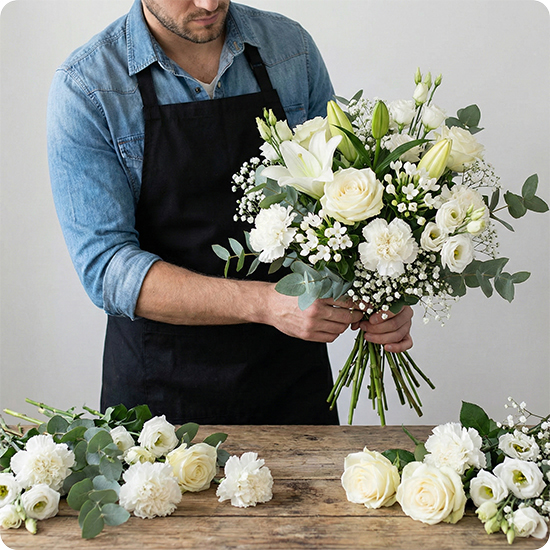 Offrez un bouquet chic et lumineux avec 123fleurs. Livraison rapide par un fleuriste local, 7j/7 partout en France.