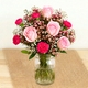 Bouquet Rosa Bella composé de roses roses délicates et de fleurs légères dans un style romantique réalisé par un artisan fleuriste 123fleurs