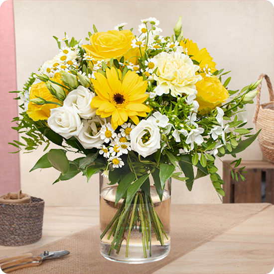 Bouquet de fleurs avec roses - Sunlight - Livraison par un fleuriste en 4H