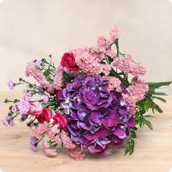 Bouquet Violetta avec hortensia violet et fleurs roses – Composition florale raffinée