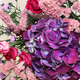 Bouquet Violetta avec hortensia violet et fleurs roses – Composition florale raffinée