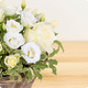 Composition de fleurs blanche Colombe