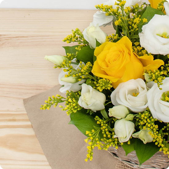 Composition de fleurs jaune Lemon