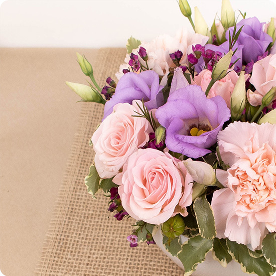 Composition de fleurs rose et mauve Mélia