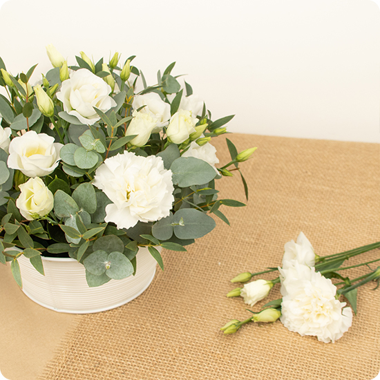 Composition de fleurs blanche Nacre