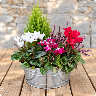 Chaque coupe est réalisée par un artisan fleuriste local, proche du lieu de livraison.