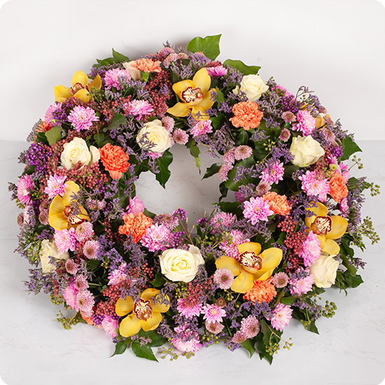 Couronne de fleurs pour deuil tendrement