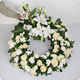 Couronne de fleurs Pour toujours en roses et fleurs blanches pour hommage funéraire - 123fleurs