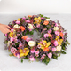 Couronne de fleurs Tendrement pour urne avec roses blanches, orchidées jaunes et fleurs pastel - 123fleurs