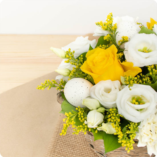Composition de fleurs Joyeuses Pâques