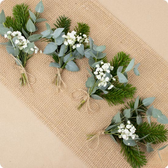 Mini bouquest d'invités blancs
