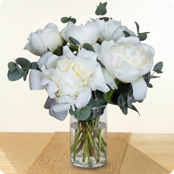 Votre bouquet est préparé avec attention, selon vos souhaits, en respectant le style, les couleurs et les fleurs principales que vous avez choisies.
