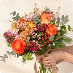 Offrez de l’énergie florale avec le Bouquet Renoncules vitaminées. Un bouquet lumineux et joyeux, livré partout en France avec 123fleurs, même aujourd’hui.
