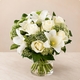 Bouquet de condoléances composé de lys blancs, roses blanches et feuillage vert